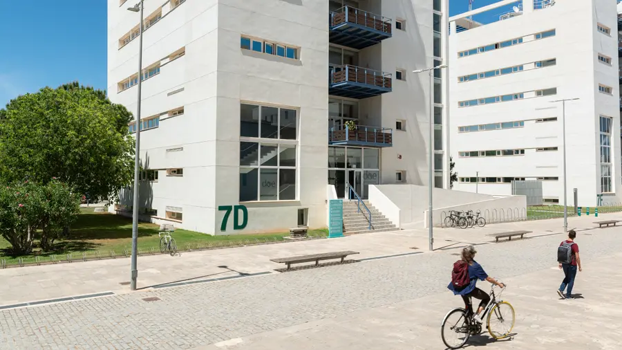 Imagen representativa de University departments